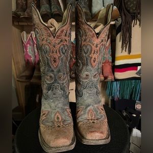 Corral Boots Womens Leather
Cognac Overlay Black Square toe size 9